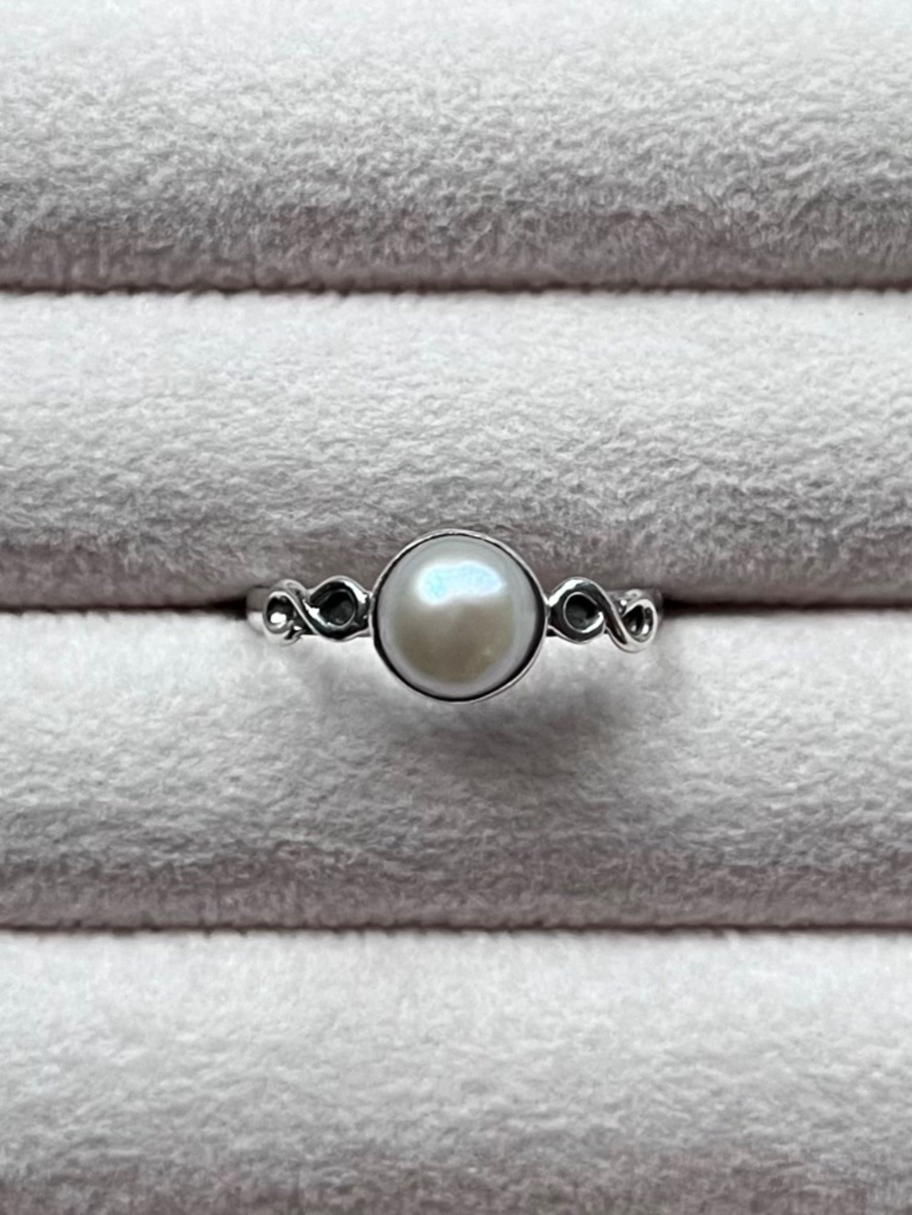 R152 | Genuine Freshwater Pearl Bezel-Set Ring